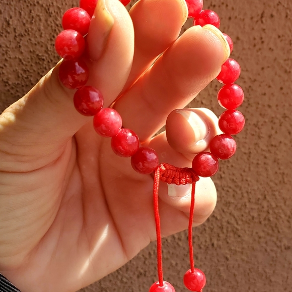 New Red Jade Adjustable Rope Pull Bracelet. - Picture 9 of 13